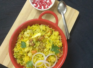 A picture of Navratna Pulao.