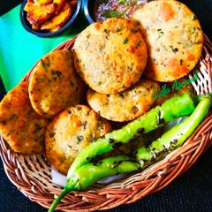 A picture of Bathua Kachori | Bathua Puffed Pastry | Bathua Shortbread.