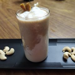 A picture of Creamy Chikoo milk shake.