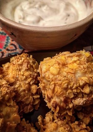 Una foto de Nuggets con salsa de yogur y limón sin gluten y sin lácteos