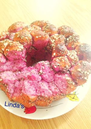 Hình của món Purple Sweet Potato Sesame Monkey Bread.