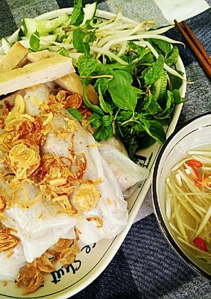 Hình của món Bánh Cuốn Tráng Chảo.