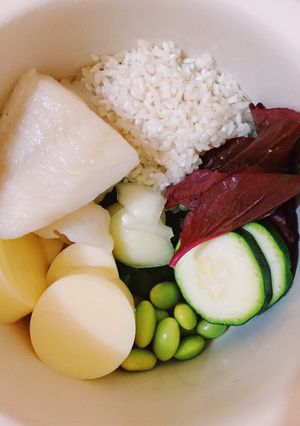 Foto resep MPASI Bayi 7 Bulan“Bubur Bayam Merah Zuchini”