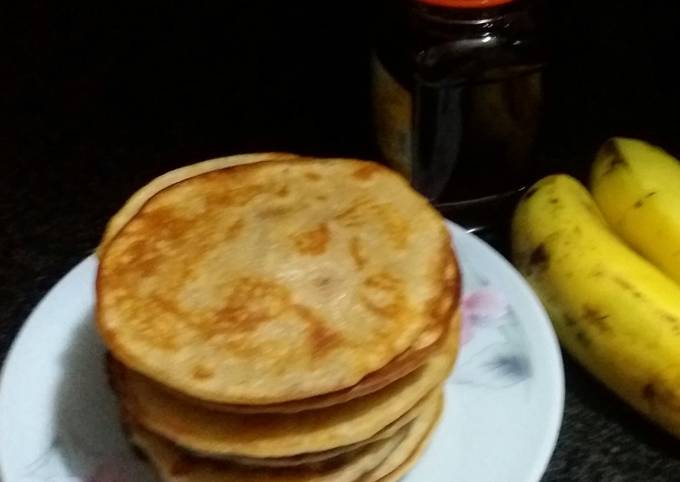 Eggless banana pancake