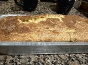 Una foto de budin de manzana y canela