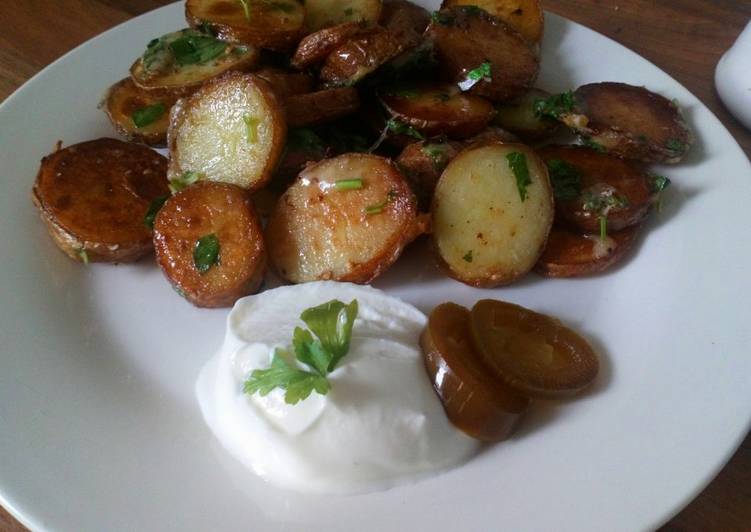 Simple Way to Prepare Super Quick Homemade Garlic Potatoes