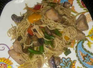 Una foto de Chow mein