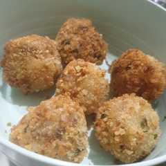 Bola nasi salmon wortel (MPASI SIMPLE 1Y+) রেসিপির প্রধান ছবি