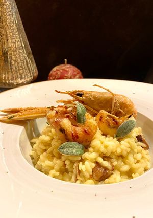 Foto di “Risottino agli scampi, lardo di colonnata e salvia fritta”