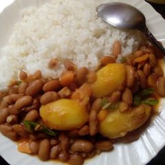 A picture of Yellow beans stew.