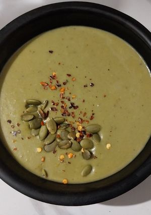 A picture of Thick Avocado soup.
