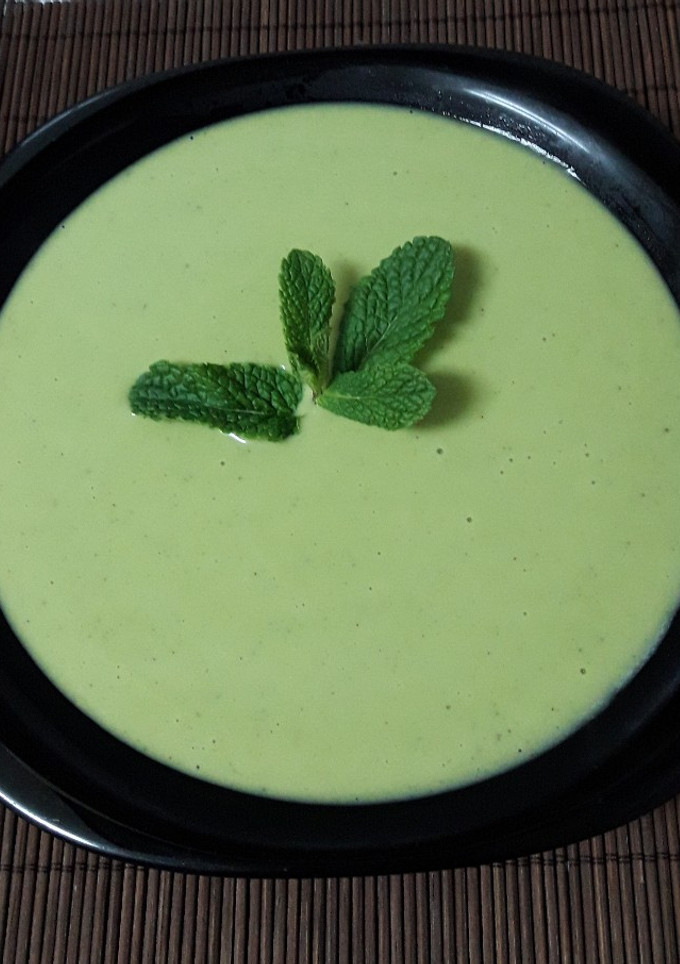 Una foto de Crema de guisantes a la menta