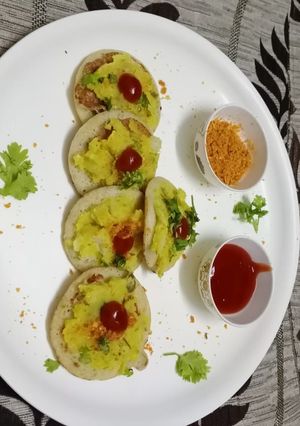 A picture of Mini moong dal masala dosa.