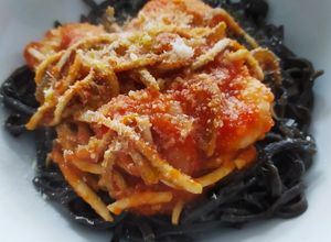 Foto principal de Pasta gansa con gambas y "gulas"
