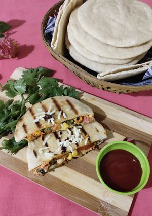A picture of Homemade pita bread and pockets.