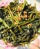 Đọt rau lang hữu cơ xào tỏi