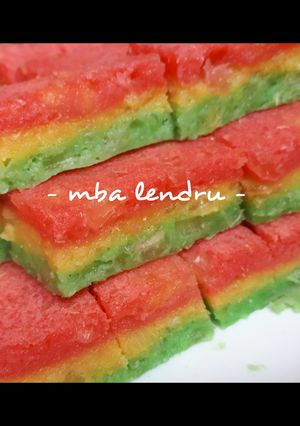 Foto resep Bolu Kukus Singkong Pelangi