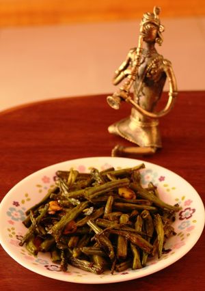 A picture of Garlic French Beans-the easiest side possible (No chopping two ingredient recipe).