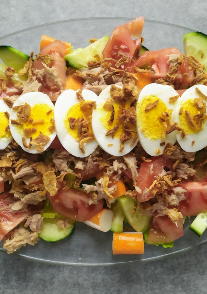 Una foto de Ensalada fresca con huevo