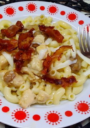 Sajtos gombás csirkemell, bakon csipsszel recept fotója