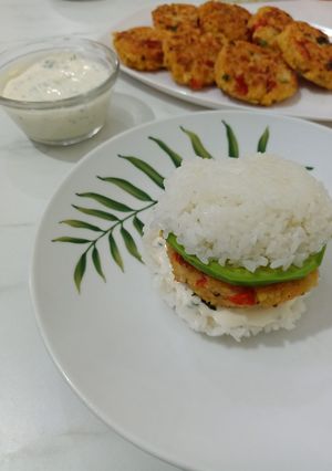 Foto resep Salmon Burger Sushi with Tartar Sauce