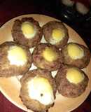 Котлета мясная в духовке с перепелиными яйцами