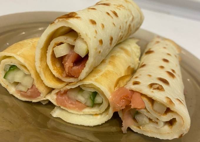 Рисовые блинчики с красной рыбой