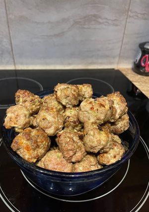 A picture of Air fryer meatballs.