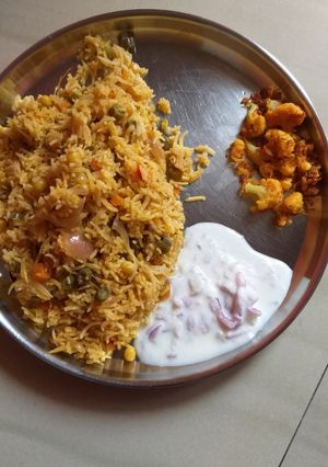 A picture of Vegetable biryani.