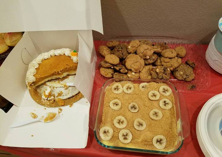 SugaMamas Banana Pudding Featuring: Straw- & Blue-Berries W Grhm Crckr Crust! SugaMamas Banana Pudding Featuring: Straw- & Blue-Berries W Grhm Crckr Crust!