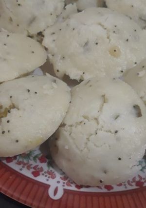 A picture of Idli.