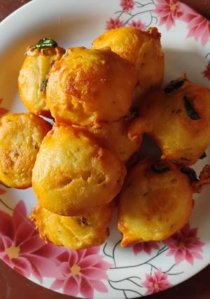 A picture of Mysore Bonda.