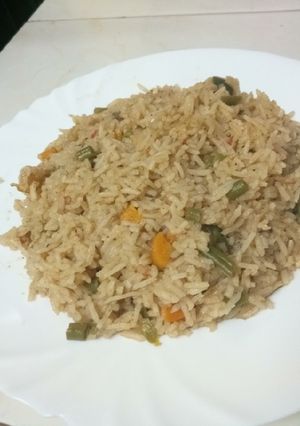 A picture of Vegetable pilau.