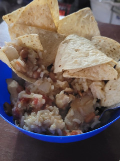 A picture of Easy 1 pot Mexican chicken and rice (sort of).