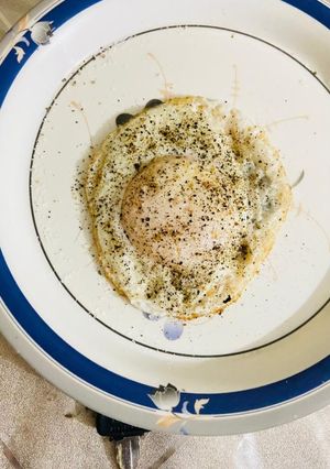 A picture of Half Fry Egg 🥚.