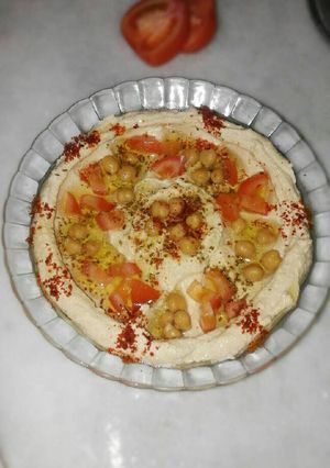 A picture of Hummus with Tahini.