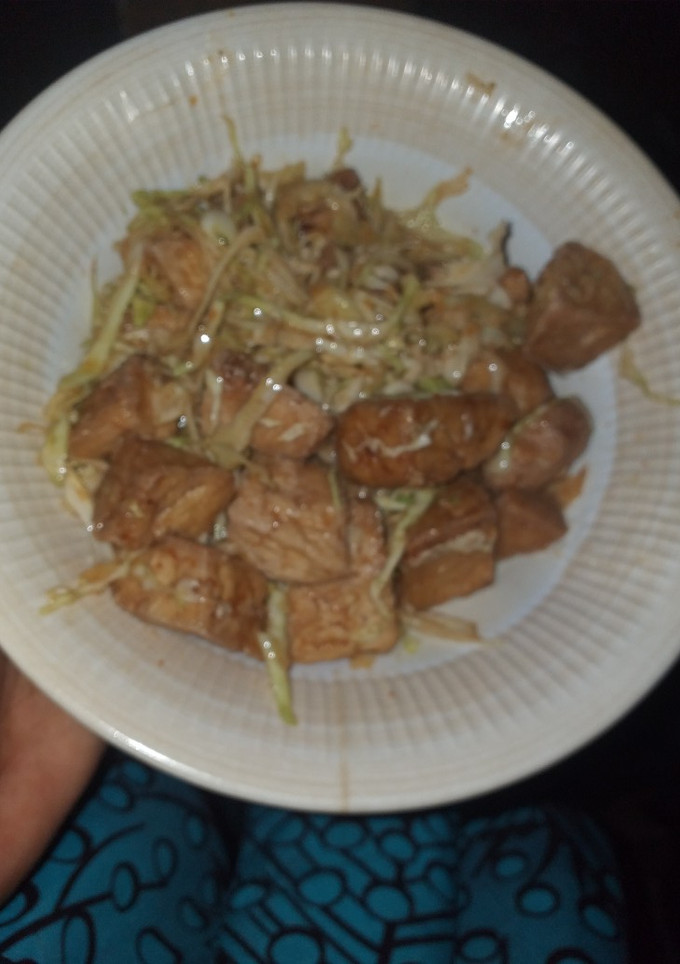 A picture of Awara and cabbage.