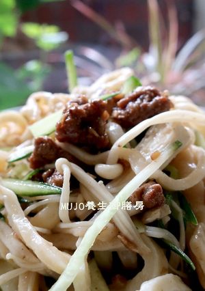 中式功夫麵點在家練01-手功雞蛋麵&肉燥鮮蔬乾拌手功麵 的食譜成品照片