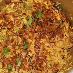 A picture of Chicken semi dum biryani.