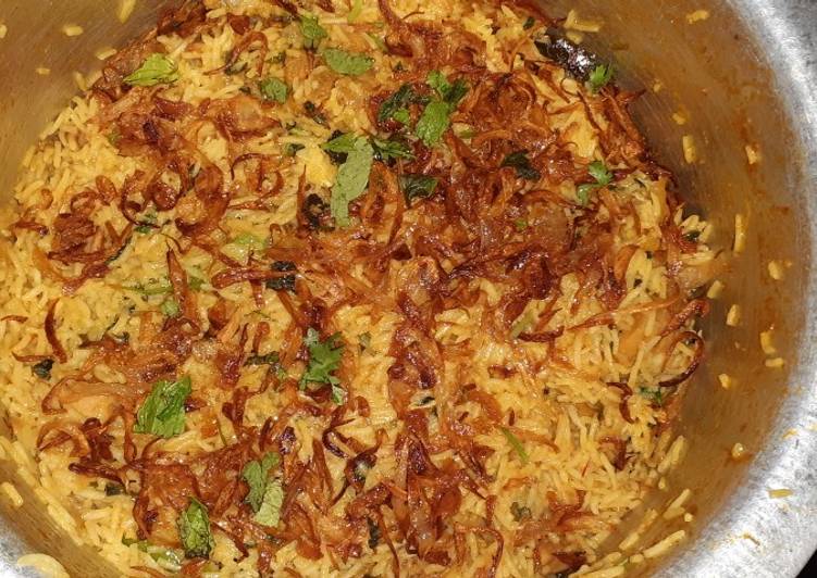 Step-by-Step Guide to Prepare Favorite Chicken semi dum biryani