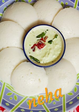 A picture of Healthy Breakfast Fermented Idli with coconut chutney.