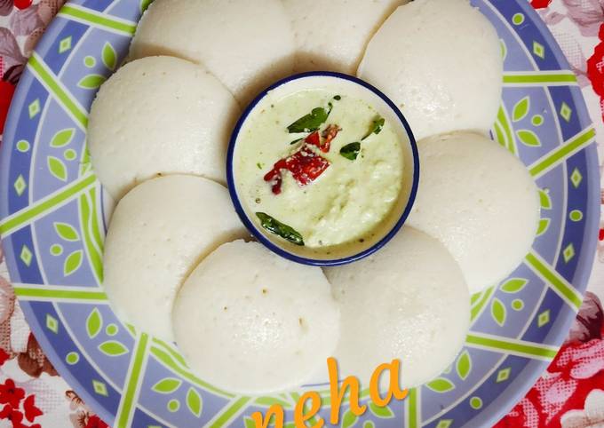 Recipe of Homemade Healthy Breakfast Fermented Idli with coconut chutney