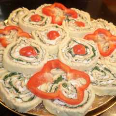 A picture of Pionono de roquefort y rúcula.