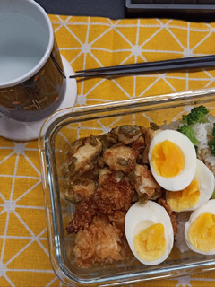 午餐便當 #7 (炸雞雙拼) 的食譜成品照片