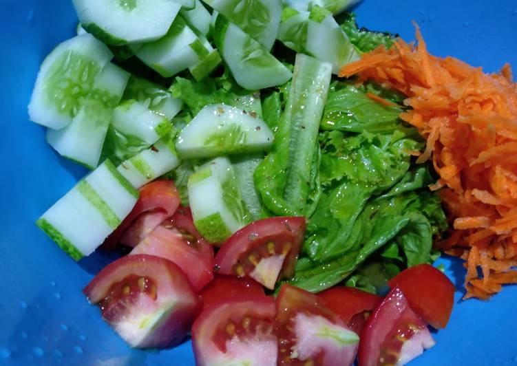 Cara Mudah Menyiapkan Salad sayur praktis Super Lezat