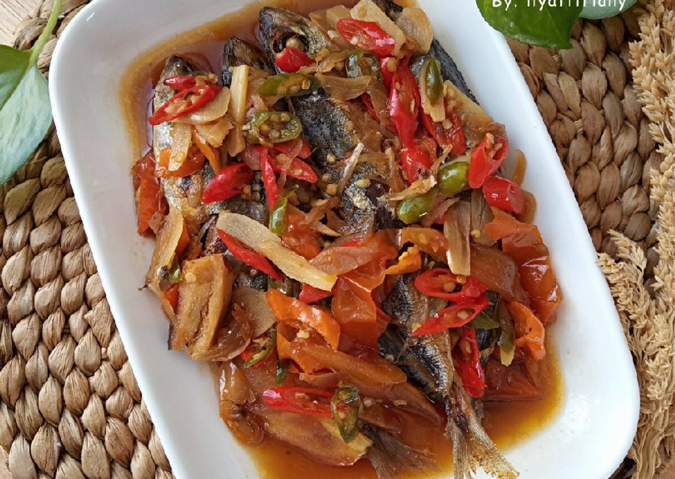 Tumis ikan pindang pedas