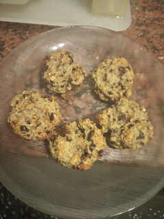 Una foto de Muffins de banana y avena con chips de chocolate