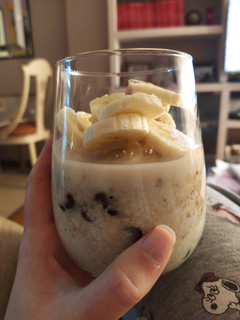 Una foto de Postre vegano avena, chocolate y plátano 🤤
