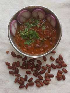 મસાલા રાજમા (Masala Rajma Recipe In Gujarati) રેસીપી મુખ્ય ફોટો