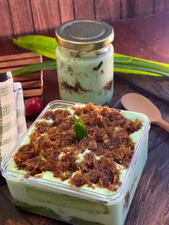 Foto resep Klepon Cake Dessert Box ala Tiger Kitchen
